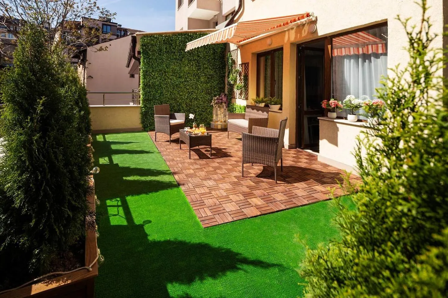 Free Parking On Premises Huge Terrace contacte